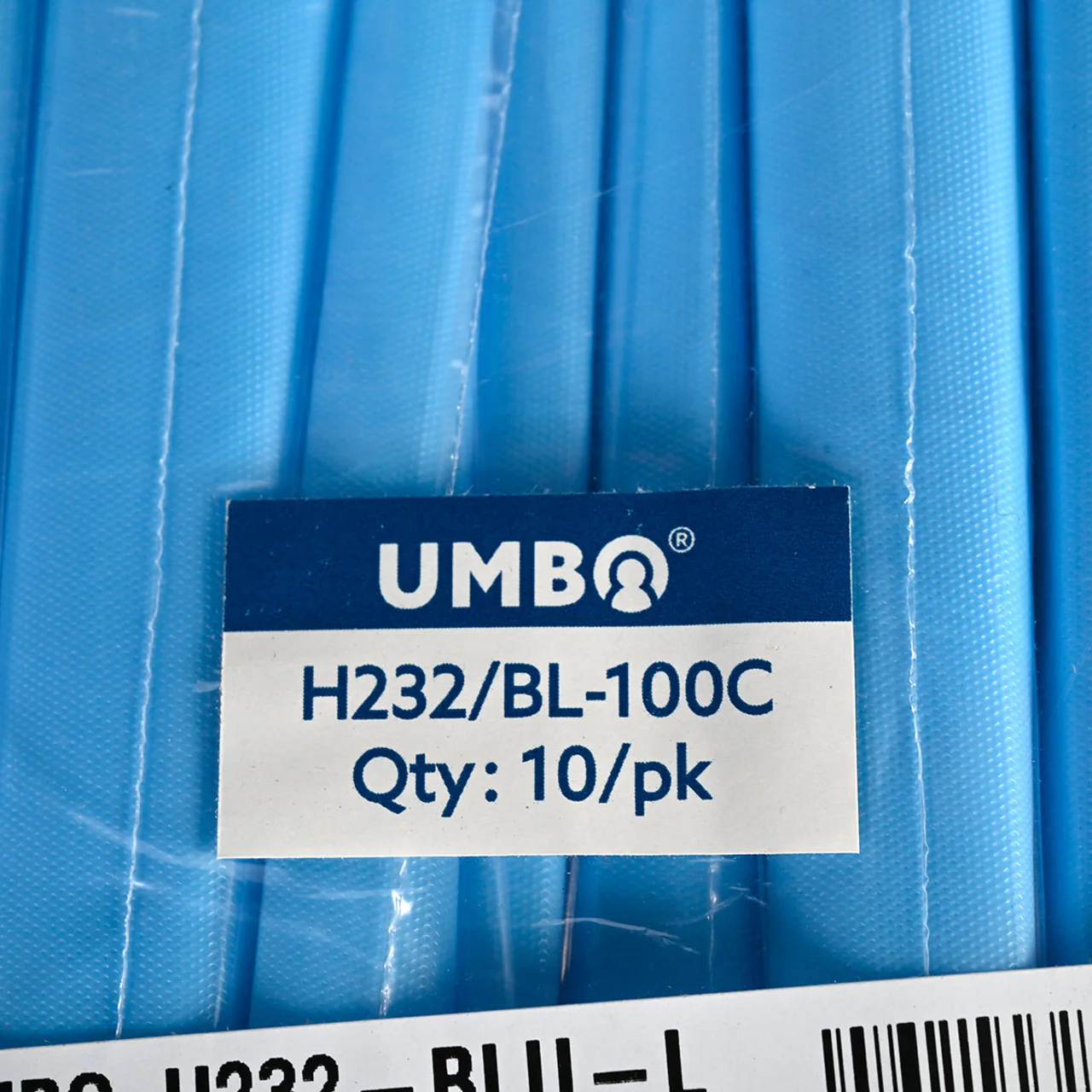 UMBO 47" Polyethylene CPE Gown with Thumb Loops - H232 - Pack of 10 - Image 4