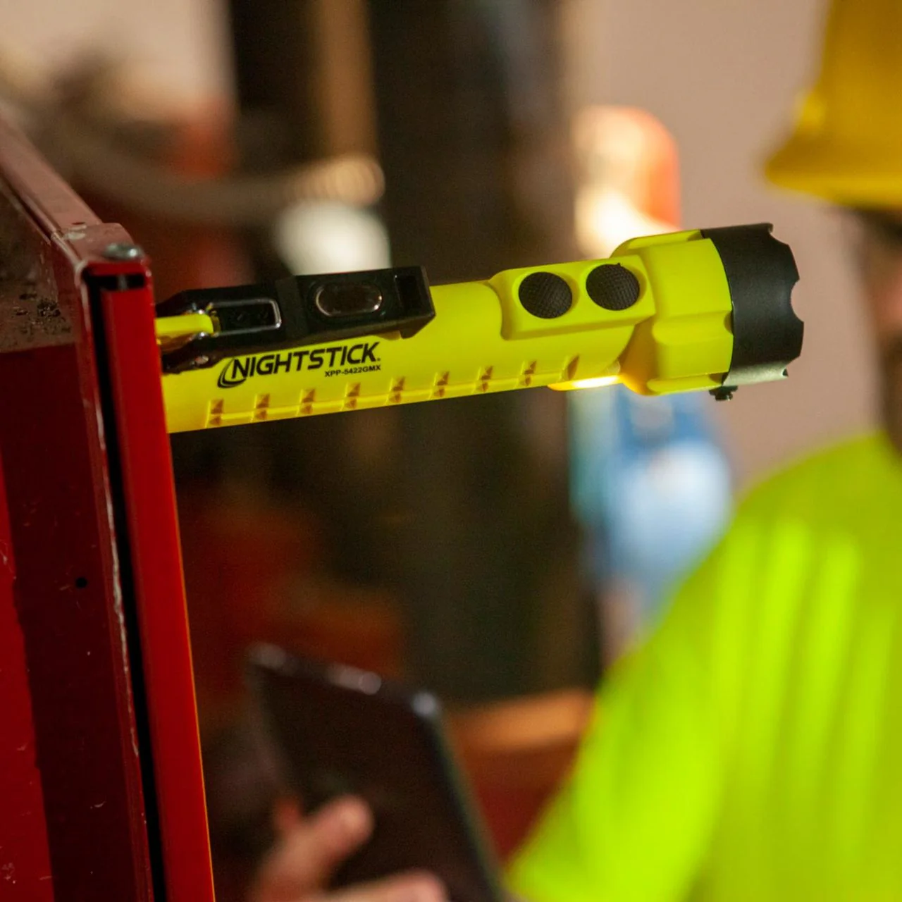 Nightstick Intrinsically Safe Dual-Light Flashlight w/Magnets - 3 AA (not included) - Green - UL913 - Image 2